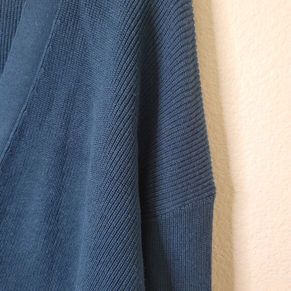 Aritzia Babaton Cardigan Sweater Womens XS Ribbed V-neck Classic buttons - Picture 12 of 12